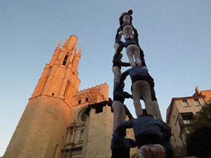 Fires 2017. Els Castells de Vig&iacute;lia a la pla&ccedil;a de Sant Feliu, amb els Marrecs de Salt, la Colla Castellera Esperxats de l'Estany i els Castellers d'Andorra