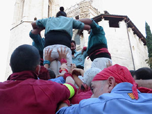 Fires 2017. Els Castells de Vig&iacute;lia a la pla&ccedil;a de Sant Feliu, amb els Marrecs de Salt, la Colla Castellera Esperxats de l'Estany i els Castellers d'Andorra
