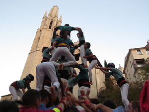 Fires 2017. Els Castells de Vig&iacute;lia a la pla&ccedil;a de Sant Feliu, amb els Marrecs de Salt, la Colla Castellera Esperxats de l'Estany i els Castellers d'Andorra