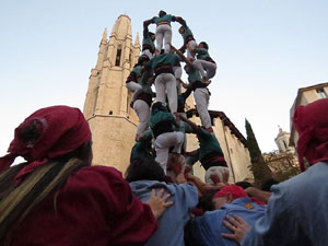 Fires 2017. Els Castells de Vig&iacute;lia a la pla&ccedil;a de Sant Feliu, amb els Marrecs de Salt, la Colla Castellera Esperxats de l'Estany i els Castellers d'Andorra