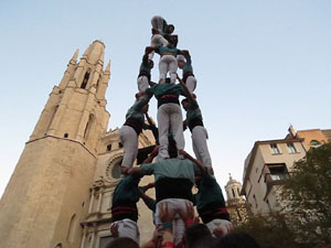 Fires 2017. Els Castells de Vig&iacute;lia a la pla&ccedil;a de Sant Feliu, amb els Marrecs de Salt, la Colla Castellera Esperxats de l'Estany i els Castellers d'Andorra