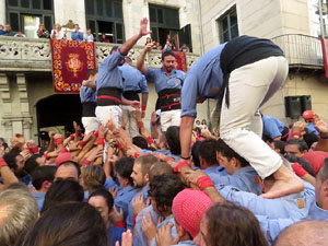 Fires 2017. La Diada Castellera a la pla&ccedil;a del Vi, amb els Marrecs de Salt, els Capgrossos de Matar&oacute; i els Minyons de Terrass