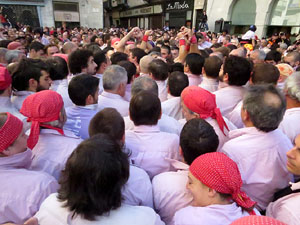 Fires 2017. La Diada Castellera a la pla&ccedil;a del Vi, amb els Marrecs de Salt, els Capgrossos de Matar&oacute; i els Minyons de Terrass