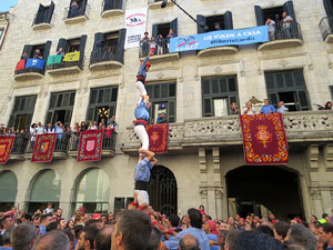 Fires 2017. La Diada Castellera a la pla&ccedil;a del Vi, amb els Marrecs de Salt, els Capgrossos de Matar&oacute; i els Minyons de Terrass