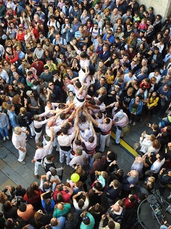Entrada a la pla&ccedil;a del pilar dels Minyons de Terrassa