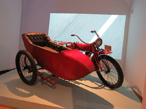 Exposici&oacute; 'El desig de viure i d'escriure: Prudenci i Aurora Bertrana' al Museu d'Hist&ograve;ria de Girona