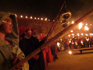 Fires 2017. Espectacle de foc i m&uacute;sica Llumin&agrave;ries de Fires, amb Taller de Magn&egrave;sia i Els Berros de la Cort