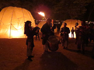 Fires 2017. Espectacle de foc i m&uacute;sica Llumin&agrave;ries de Fires, amb Taller de Magn&egrave;sia i Els Berros de la Cort