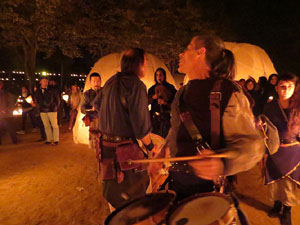 Fires 2017. Espectacle de foc i m&uacute;sica Llumin&agrave;ries de Fires, amb Taller de Magn&egrave;sia i Els Berros de la Cort