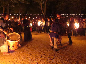 Fires 2017. Espectacle de foc i m&uacute;sica Llumin&agrave;ries de Fires, amb Taller de Magn&egrave;sia i Els Berros de la Cort