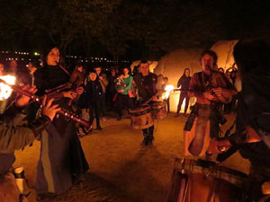 Fires 2017. Espectacle de foc i m&uacute;sica Llumin&agrave;ries de Fires, amb Taller de Magn&egrave;sia i Els Berros de la Cort
