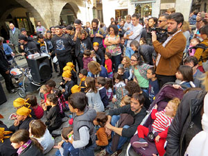Fires 2017. Passejada amb la Mula Baba i teatre de titelles a la Rambla de la Llibertat