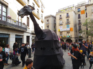 Fires 2017. Passejada amb la Mula Baba i teatre de titelles a la Rambla de la Llibertat