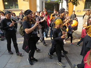 Fires 2017. Passejada amb la Mula Baba i teatre de titelles a la Rambla de la Llibertat