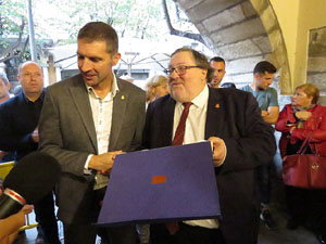 Fires 2017. Col&middot:locaci&oacute; d'una placa commemorativa de l'ascens del Girona FC a primera divisi&oacute; a l'antic caf&egrave; Norat, a la Rambla de la Llibertat