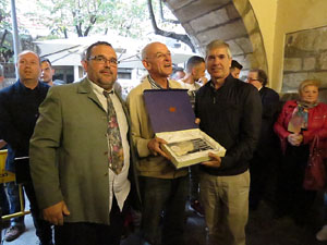 Fires 2017. Col&middot:locaci&oacute; d'una placa commemorativa de l'ascens del Girona FC a primera divisi&oacute; a l'antic caf&egrave; Norat, a la Rambla de la Llibertat