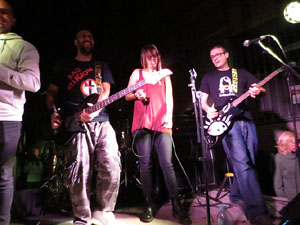 Fires 2017. Fires populars al carrer Ferreries Velles, amb m&uacute;sica de The Joke i Sexy Toys
