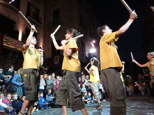 Fires 2017. Ballades de capgrossos, gegants i far&agrave;ndula a la pla&ccedil;a del Vi