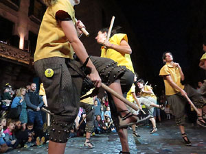 Fires 2017. Ballades de capgrossos, gegants i far&agrave;ndula a la pla&ccedil;a del Vi