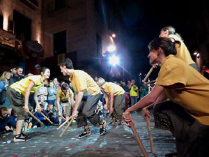 Fires 2017. Ballades de capgrossos, gegants i far&agrave;ndula a la pla&ccedil;a del Vi