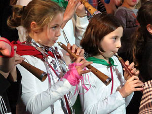 Fires 2017. Ballades de capgrossos, gegants i far&agrave;ndula a la pla&ccedil;a del Vi