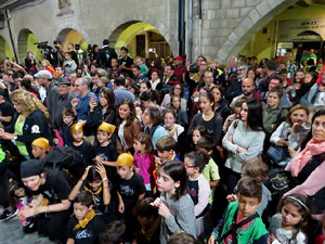 Fires 2017. Ballades de capgrossos, gegants i far&agrave;ndula a la pla&ccedil;a del Vi