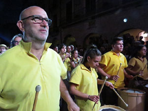 Fires 2017. Ballades de capgrossos, gegants i far&agrave;ndula a la pla&ccedil;a del Vi