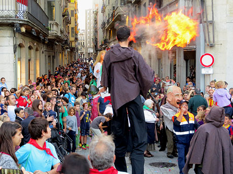 Fires 2017. Preg&oacute; de Fires. La cercavila de gegants i capgrossos fins la pla&ccedil;a del Vi