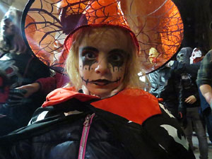 Fires 2017. 6a. Zombie Walk de Girona dins el festival Acocollona't