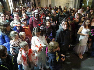 Fires 2017. 6a. Zombie Walk de Girona dins el festival Acocollona't