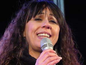 Girona10 2018. Concert de Sandra Fern i Nito Figueras a l'escenari de la pla&ccedil;a Catalunya