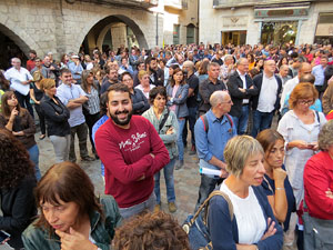 Concentraci&oacute; a la pla&ccedil;a del Vi en protesta per l'empresonament de Cuixart i S&aacute;nchez