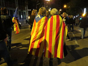 Concentraci&oacute; a la pla&ccedil;a de la Constituci&oacute; en protesta per l'empresonament de Cuixart i S&aacute;nchez