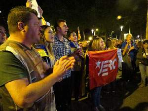 Concentraci&oacute; a la pla&ccedil;a de la Constituci&oacute; en protesta per l'empresonament de Cuixart i S&aacute;nchez