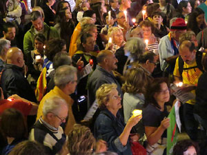Concentraci&oacute; a la pla&ccedil;a de la Constituci&oacute; en protesta per l'empresonament de Cuixart i S&aacute;nchez