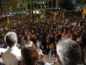 Concentraci&oacute; a la pla&ccedil;a de la Constituci&oacute; en protesta per l'empresonament de Cuixart i S&aacute;nchez