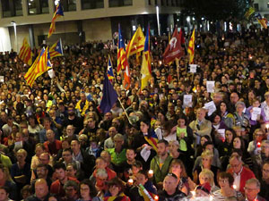 Concentraci&oacute; a la pla&ccedil;a de la Constituci&oacute; en protesta per l'empresonament de Cuixart i S&aacute;nchez