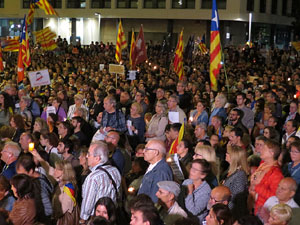 Concentraci&oacute; a la pla&ccedil;a de la Constituci&oacute; en protesta per l'empresonament de Cuixart i S&aacute;nchez