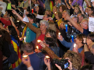 Concentraci&oacute; a la pla&ccedil;a de la Constituci&oacute; en protesta per l'empresonament de Cuixart i S&aacute;nchez
