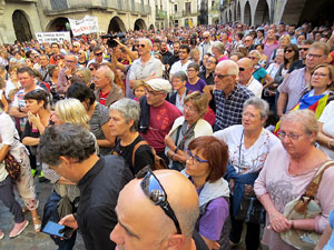 Concentraci&oacute; a la pla&ccedil;a del Vi i manifestaci&oacute; 'Cap pas enrere'