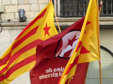 Concentraci&oacute; a la pla&ccedil;a del Vi i manifestaci&oacute; 'Cap pas enrere'