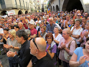 Concentraci&oacute; a la pla&ccedil;a del Vi i manifestaci&oacute; 'Cap pas enrere'