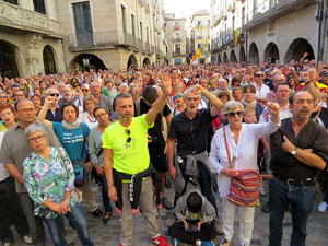Concentraci&oacute; a la pla&ccedil;a del Vi i manifestaci&oacute; 'Cap pas enrere'