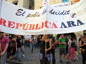 Concentraci&oacute; a la pla&ccedil;a del Vi i manifestaci&oacute; 'Cap pas enrere'