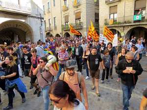 Concentraci&oacute; a la pla&ccedil;a del Vi i manifestaci&oacute; 'Cap pas enrere'