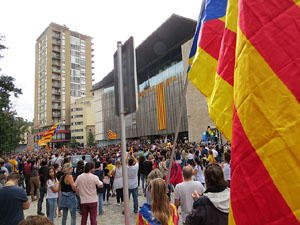 Manifestaci&oacute; 'Els col&middot;legis, sempre nostres!' davant la seu de la Generalitat de Catalunya