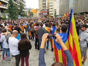 Manifestaci&oacute; 'Els col&middot;legis, sempre nostres!' davant la seu de la Generalitat de Catalunya