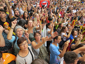 Manifestaci&oacute; 'Els col&middot;legis, sempre nostres!' davant la seu de la Generalitat de Catalunya