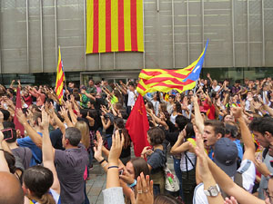 Manifestaci&oacute; 'Els col&middot;legis, sempre nostres!' davant la seu de la Generalitat de Catalunya