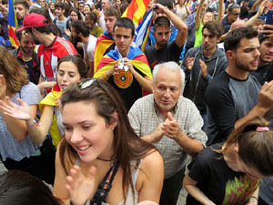 Manifestaci&oacute; 'Els col&middot;legis, sempre nostres!' davant la seu de la Generalitat de Catalunya